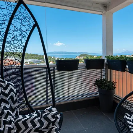 Daire Sea Breeze Makarska-3br, Sea View & Prime Location *