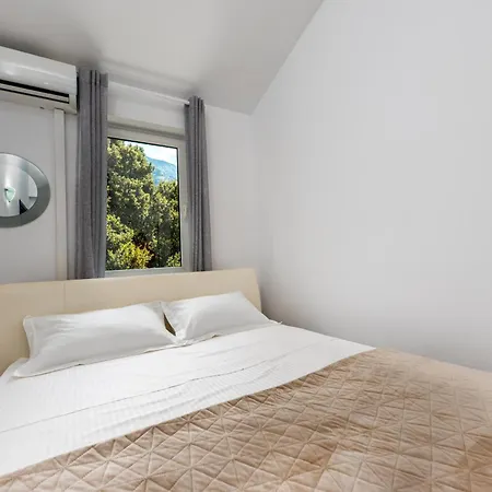 Sea Breeze Makarska-3br, Sea View & Prime Location * Makarska