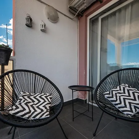 Daire Sea Breeze Makarska-3br, Sea View & Prime Location Makarska