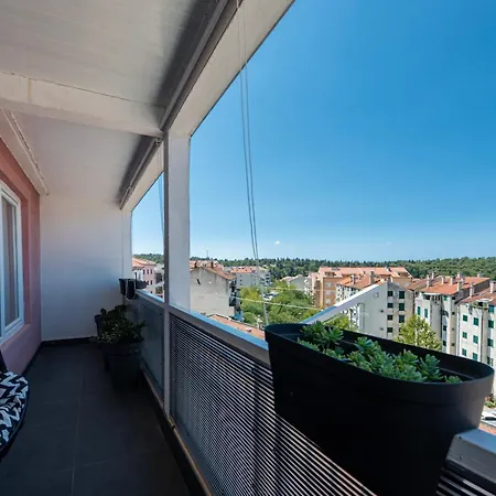 Daire Sea Breeze Makarska-3br, Sea View & Prime Location *