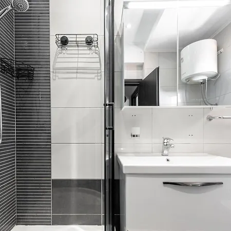 Daire Sea Breeze Makarska-3br, Sea View & Prime Location *