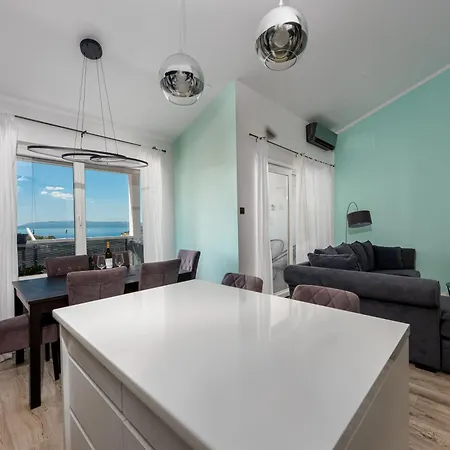 Daire Sea Breeze Makarska-3br, Sea View & Prime Location *