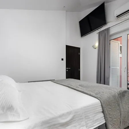 Sea Breeze Makarska-3br, Sea View & Prime Location * Makarska