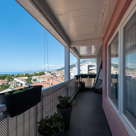 Sea Breeze Makarska-3br, Sea View & Prime Location Daire *