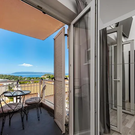 Daire Sea Breeze Makarska-3br, Sea View & Prime Location Makarska